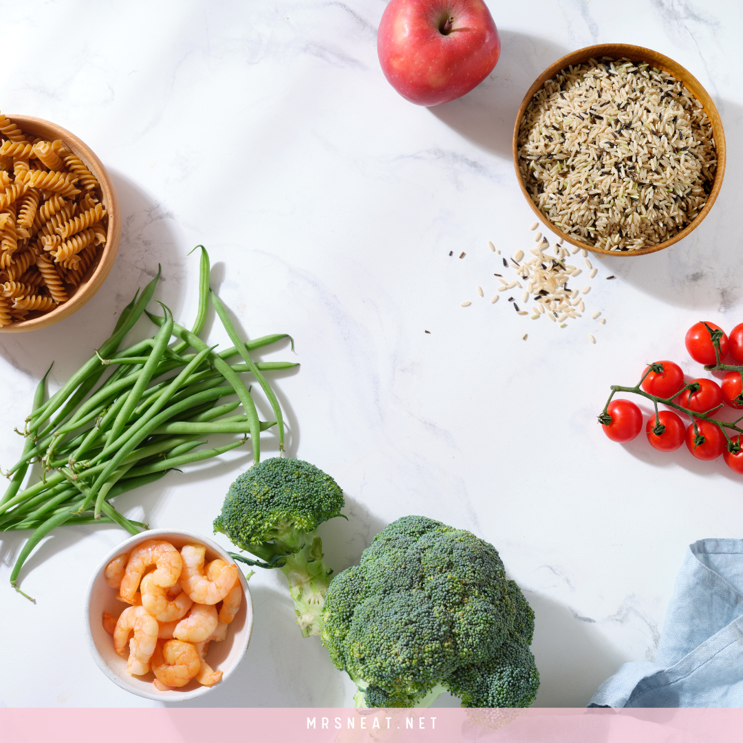 Save Money with a Weekly Meal Planner and Grocery Shopping List Tracker